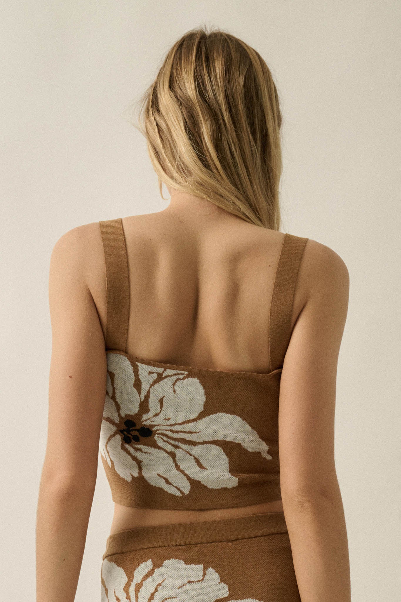 Wild Hibiscus Floral Jacquard-Knit Tank Top - Image 15