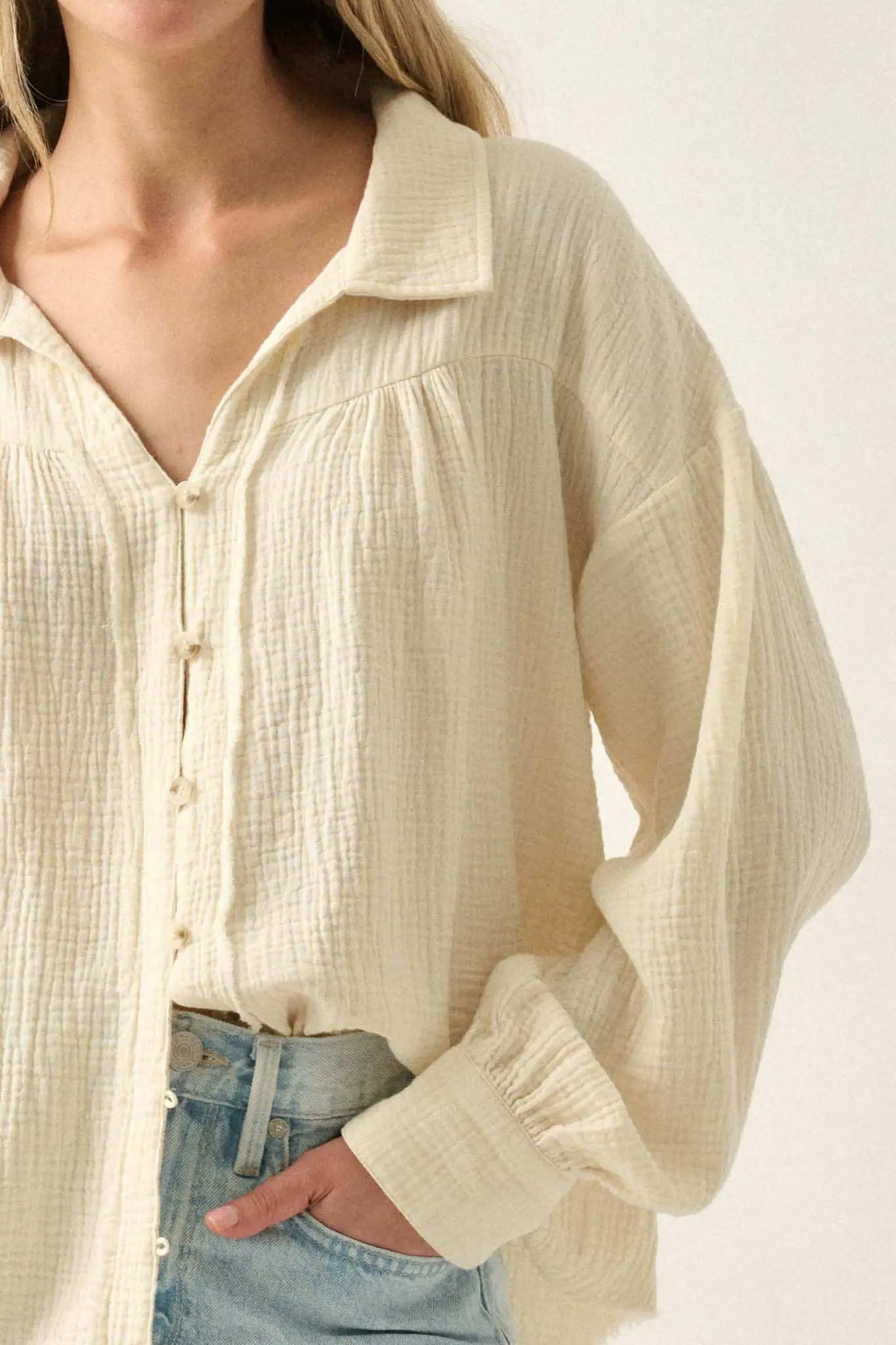 Wild Oats Crinkle Cotton Raw-Edge Button-Up Shirt - Image 12