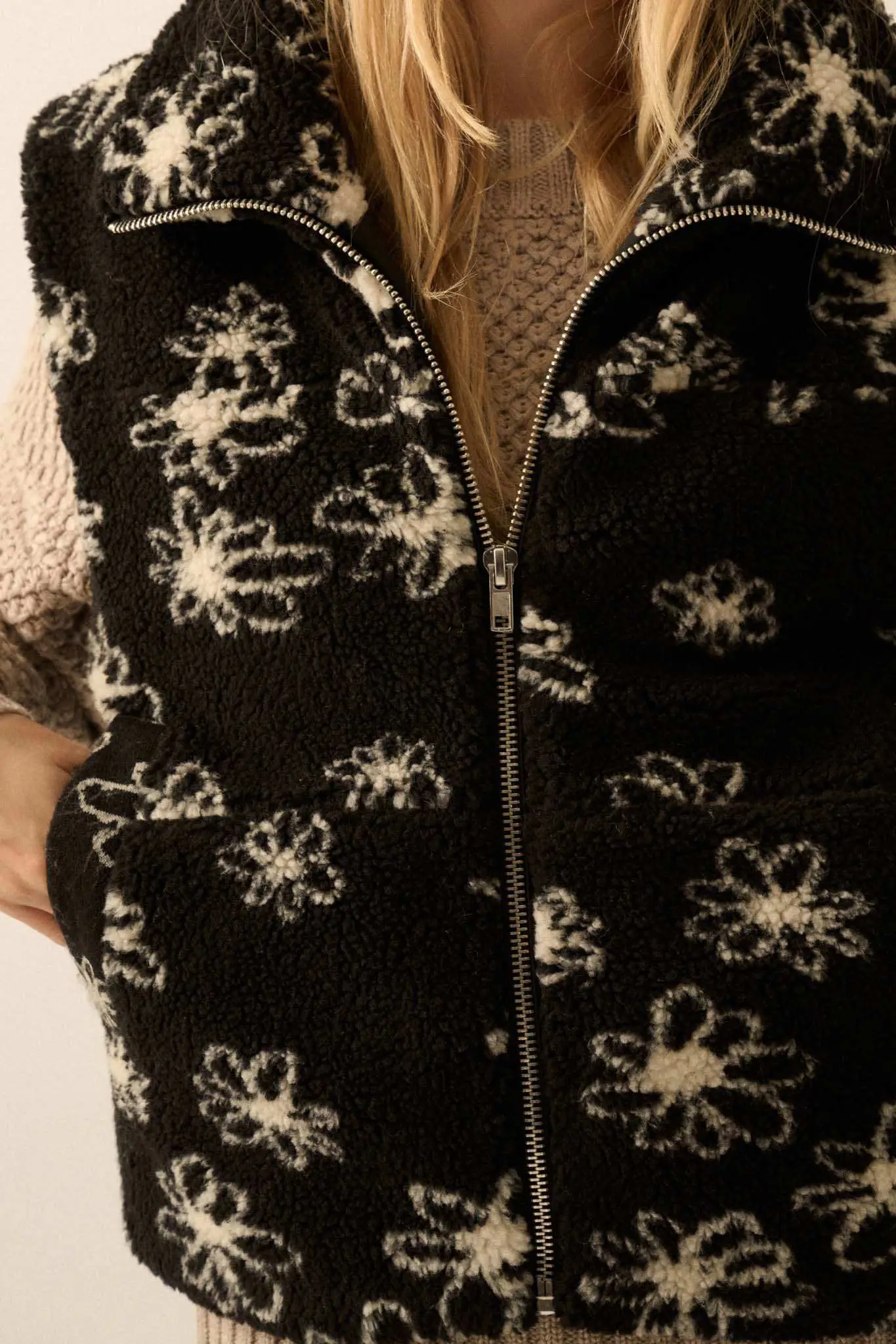 Winter Garden Floral-Print Sherpa Fleece Vest - Image 10