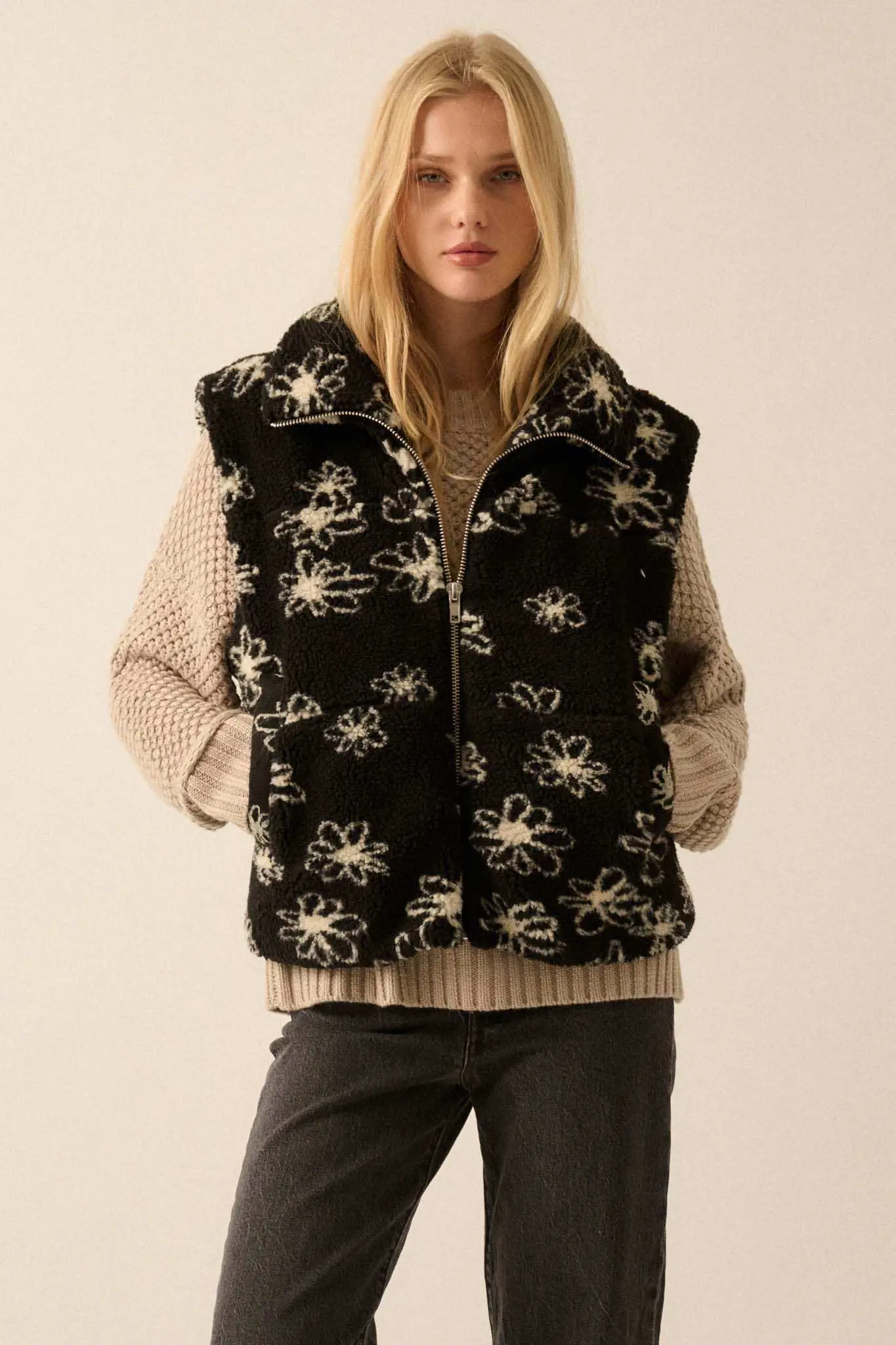 Winter Garden Floral-Print Sherpa Fleece Vest - Image 11