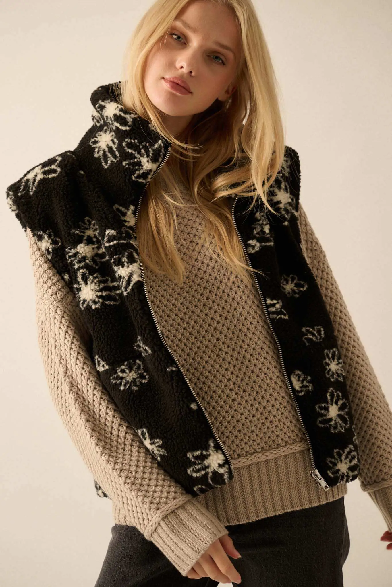 Winter Garden Floral-Print Sherpa Fleece Vest - Image 13