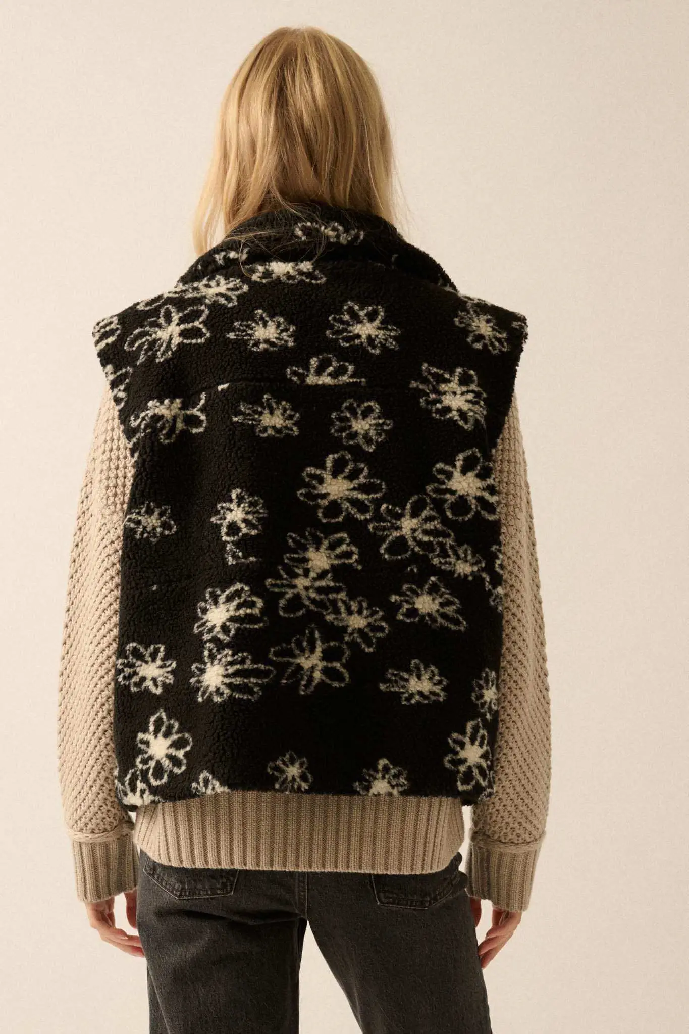 Winter Garden Floral-Print Sherpa Fleece Vest - Image 15