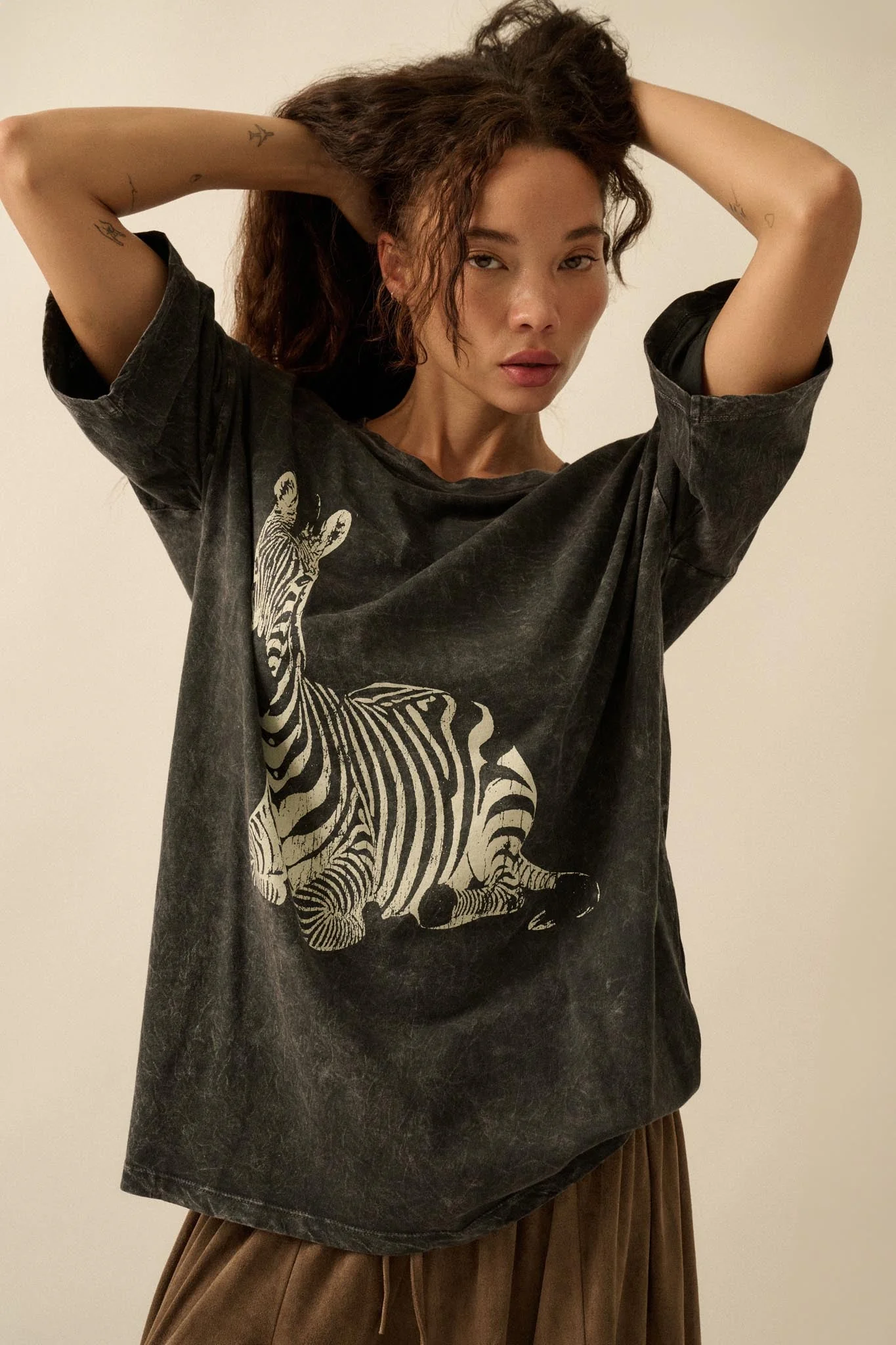 Zebra Crossing Vintage-Wash Oversize Graphic Tee
